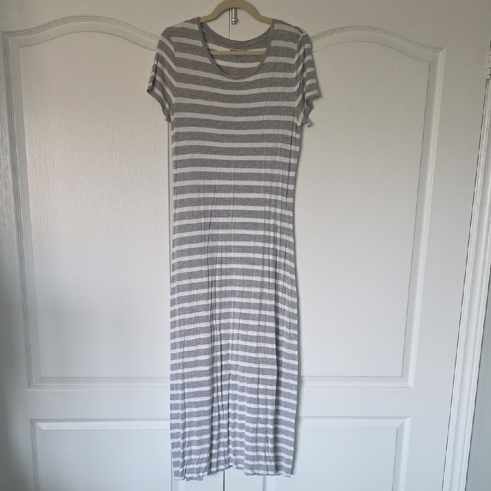 Amazon Essentials White and Gray Sheath Maxi Dress